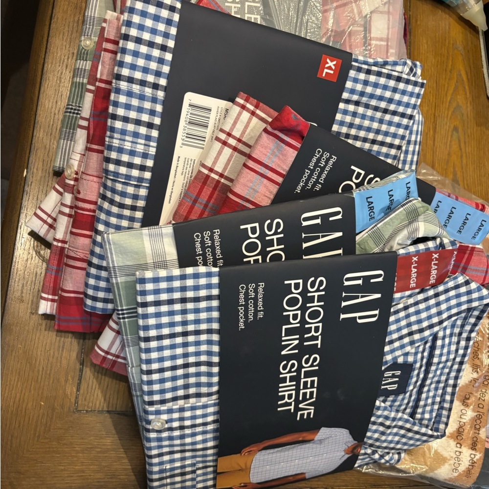 Gap Short Sleeve shirts